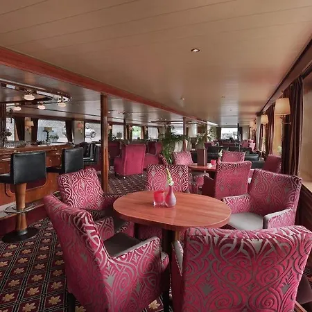 Ms Rembrandt Botel *