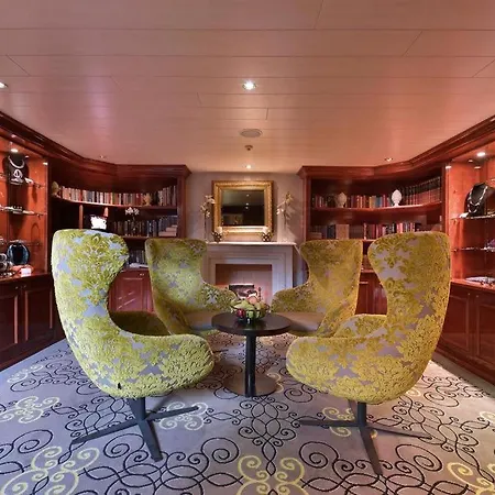 Ms Rembrandt Botel *
